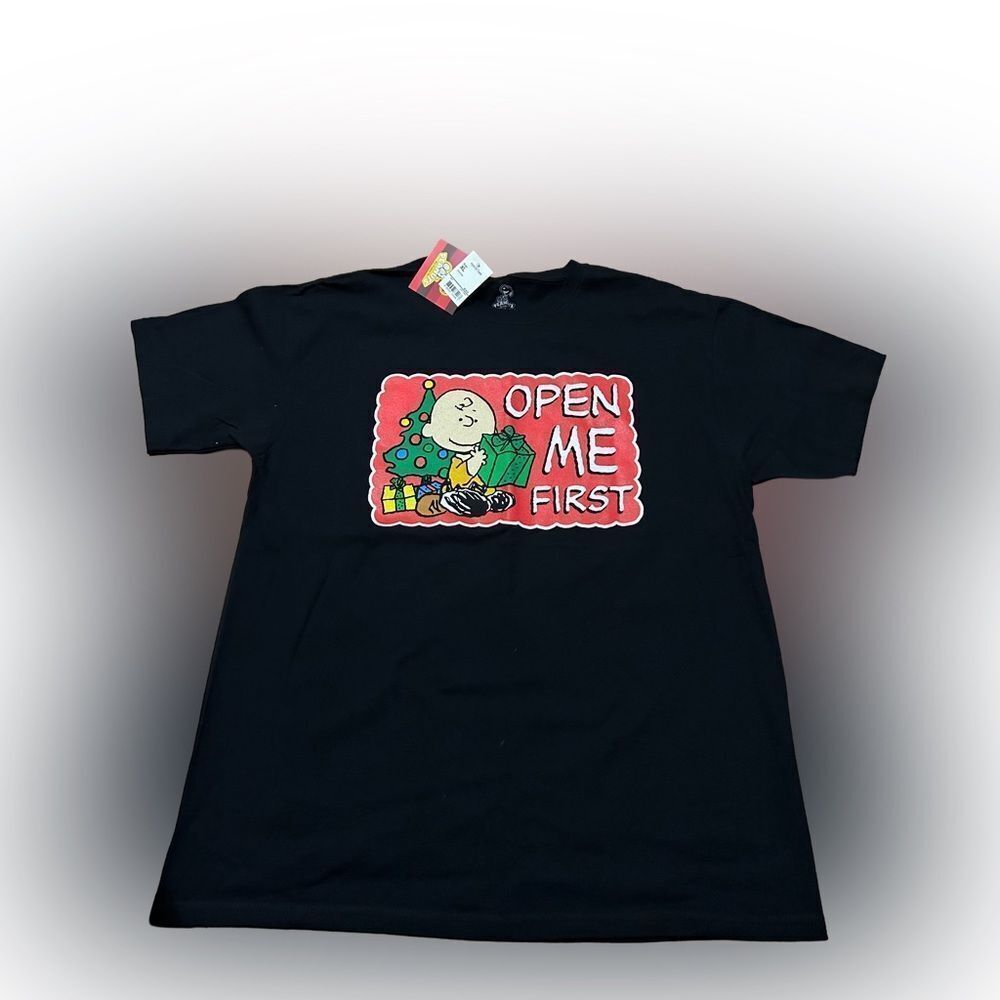 Peanuts Charlie Brown Open Me First Christmas Holiday T-shirt NWT
